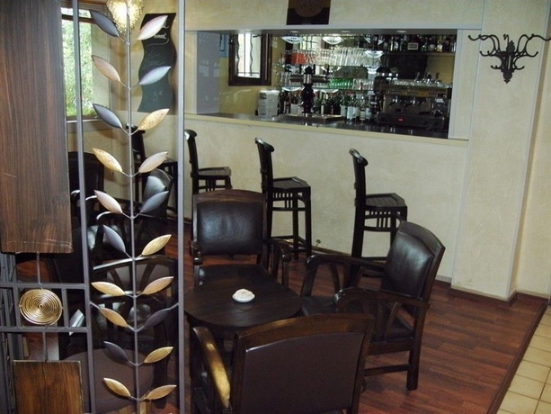 Imagen del bar/restaurante del Hotel Bagatelle, Paris Nord Roissy. Foto 2