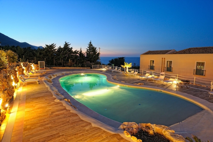 Imagen de la piscina del Hotel Baglio Di Scopello. Foto 15