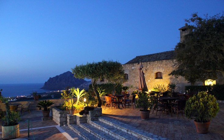 Imagen de los exteriores del Hotel Baglio Santacroce. Foto 14