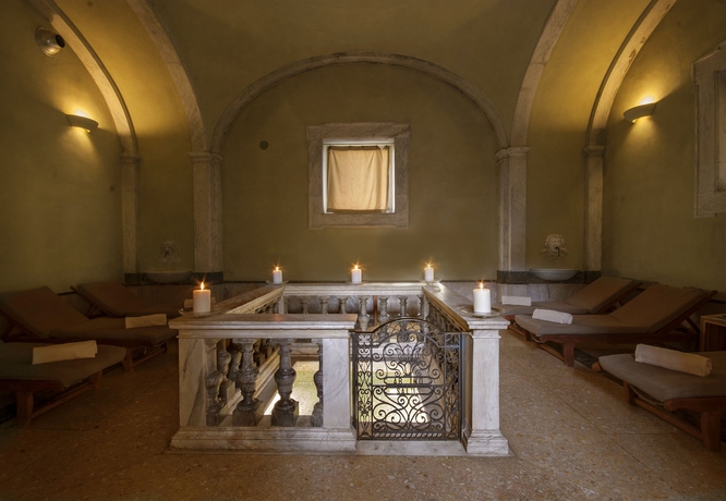 Imagen de la piscina del Hotel Bagni Di Pisa Palace and Thermal Spa. Foto 12