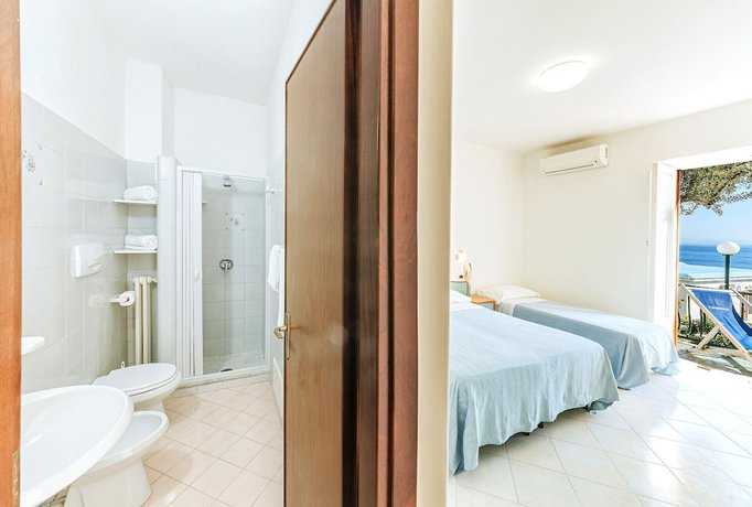 Imagen de la habitación del Hotel Bagnitiello. Foto 4