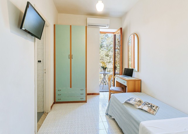 Imagen de la habitación del Hotel Bagnitiello. Foto 6