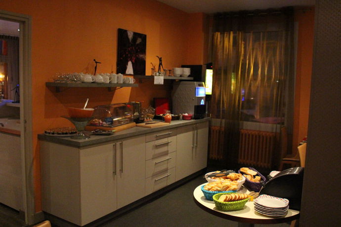 Imagen de la habitación del Hotel Bagnoles. Foto 7