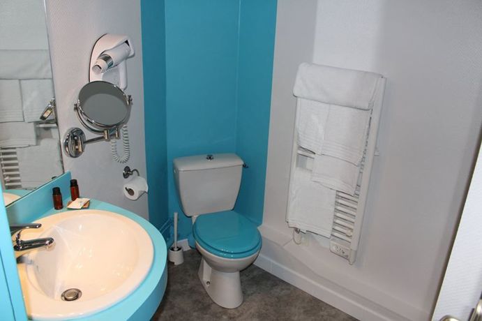 Imagen de los exteriores del Hotel Bagnoles. Foto 12