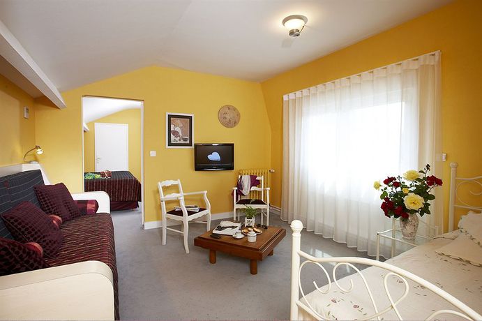 Imagen del bar/restaurante del Hotel Bagnoles. Foto 6