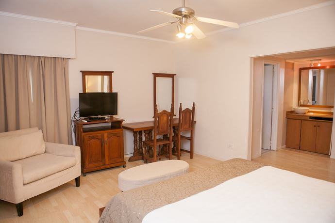 Imagen de la habitación del Hotel Bagu Pinamar. Foto 4