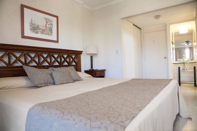 Imagen de la habitación del Hotel Bagu Pinamar. Foto 9