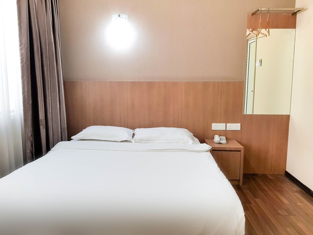 Imagen de los exteriores del Hotel Baguss City. Foto 16