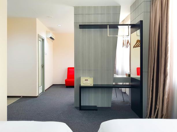 Imagen de los exteriores del Hotel Baguss City. Foto 17