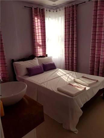 Imagen de la habitación del Hotel Bahai Jujai. Foto 17