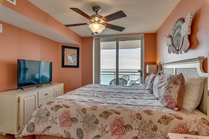 Imagen general del Hotel Bahama Sands by Condo-World. Foto 8