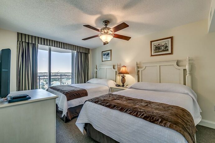 Imagen general del Hotel Bahama Sands by Condo-World. Foto 12