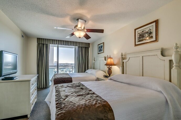 Imagen general del Hotel Bahama Sands by Condo-World. Foto 13