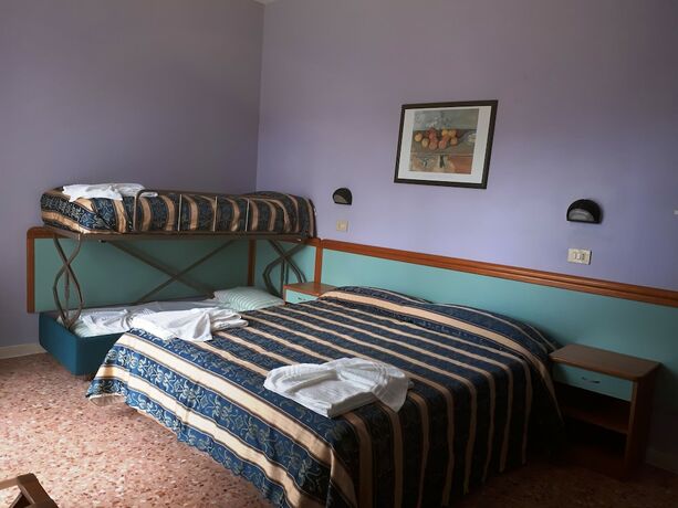Imagen de la habitación del Hotel Bahamas, Lido di Savio. Foto 15