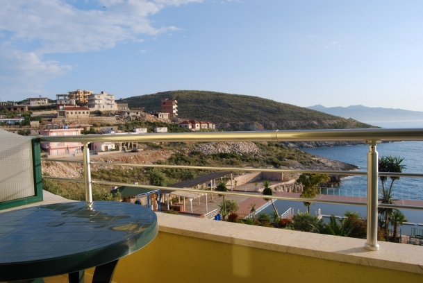 Imagen de los exteriores del Hotel Bahamas, Sarande. Foto 7
