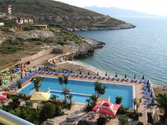 Imagen de los exteriores del Hotel Bahamas, Sarande. Foto 8