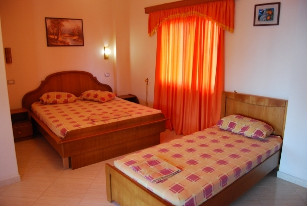 Imagen de la habitación del Hotel Bahamas, Sarande. Foto 5
