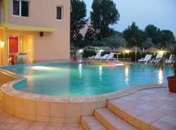 Imagen de la piscina del Hotel Bahami. Foto 5