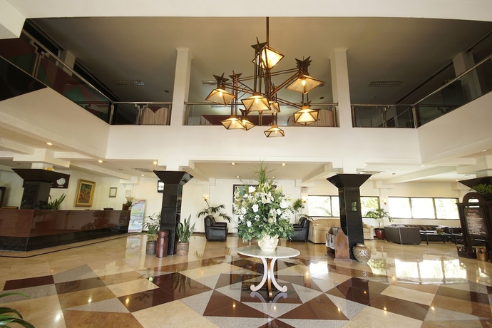 Imagen de los interiores del Hotel Bahari Inn Tegal. Foto 18