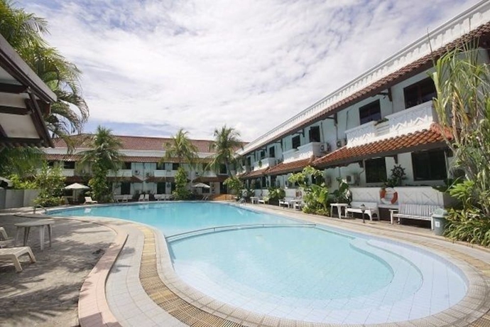 Imagen de la piscina del Hotel Bahari Inn Tegal. Foto 19