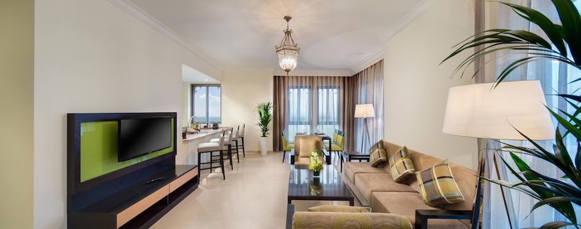 Imagen de la habitación del Hotel Bahi Ajman Palace. Foto 11