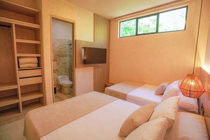 Imagen de la habitación del Hotel Bahia Azul Cove&ntilde;as. Foto 6