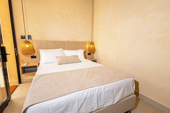 Imagen de la habitación del Hotel Bahia Azul Cove&ntilde;as. Foto 10