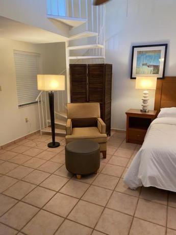 Imagen de la habitación del Hotel Bahia Bay Resort. Foto 2