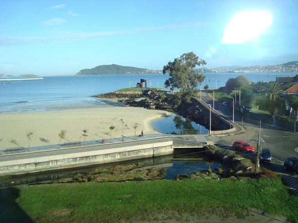 Imagen de los exteriores del Hotel Bahia Bayona. Foto 13