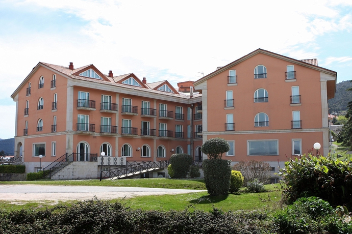 Imagen de los exteriores del Hotel Bahia Bayona. Foto 14