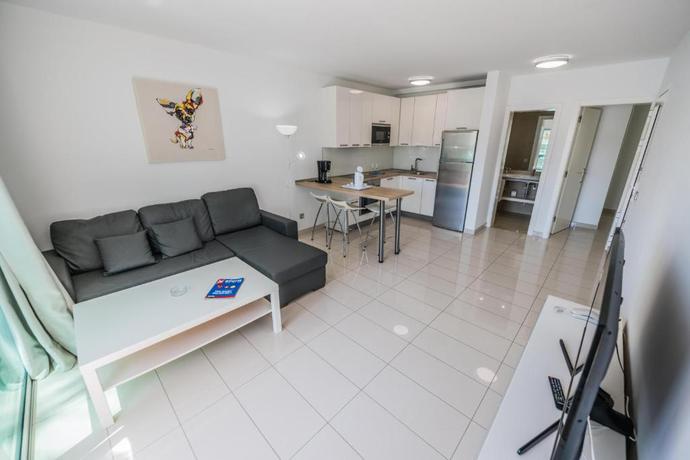 Imagen de la habitación del Hotel Bahia Calma Beach. Foto 3