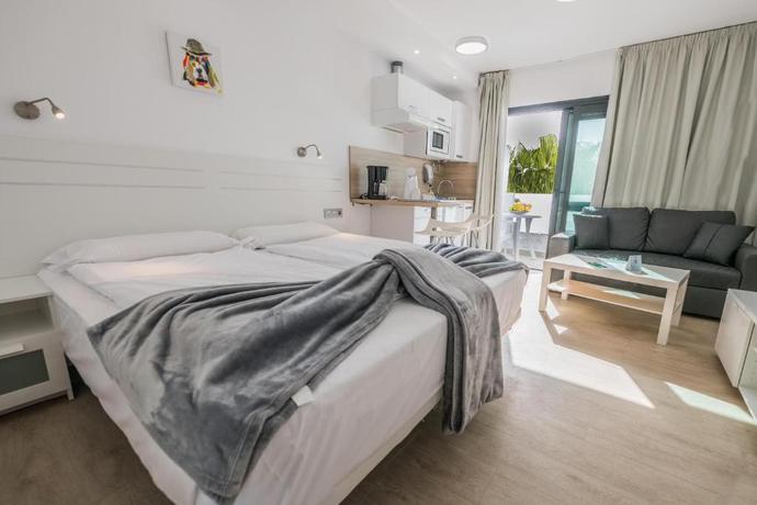 Imagen de la habitación del Hotel Bahia Calma Beach. Foto 7