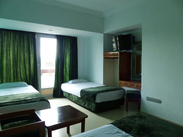 Imagen de la habitación del Hotel Bahia City. Foto 9