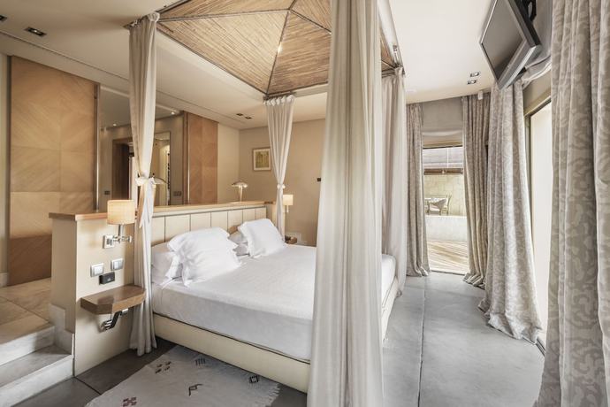 Imagen de la habitación del Hotel Bahia Del Duque. Foto 7