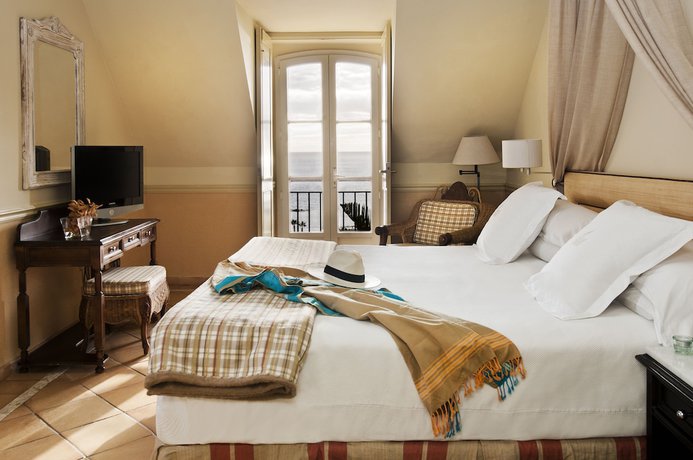 Imagen de la habitación del Hotel Bahia Del Duque. Foto 11