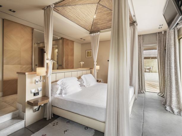 Imagen de la habitación del Hotel Bahia Del Duque. Foto 28