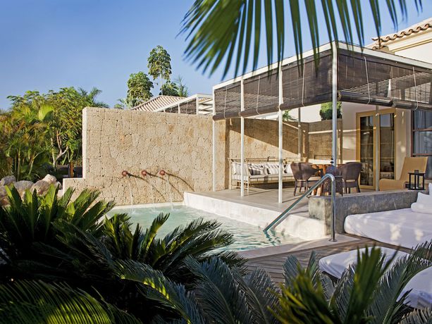 Imagen general del Hotel Bahia Del Duque. Foto 2