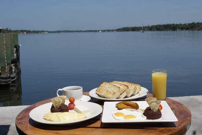 Imagen del bar/restaurante del Hotel Bahia Del Sol, La Herradura. Foto 6