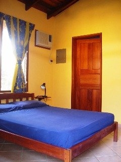 Imagen de la habitación del Hotel Bahia Esmeralda. Foto 5