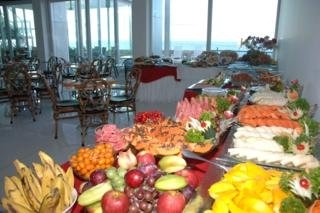 Imagen del bar/restaurante del Hotel Bahia Esmeralda. Foto 4