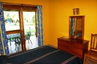 Imagen de la habitación del Hotel Bahia Esmeralda. Foto 11