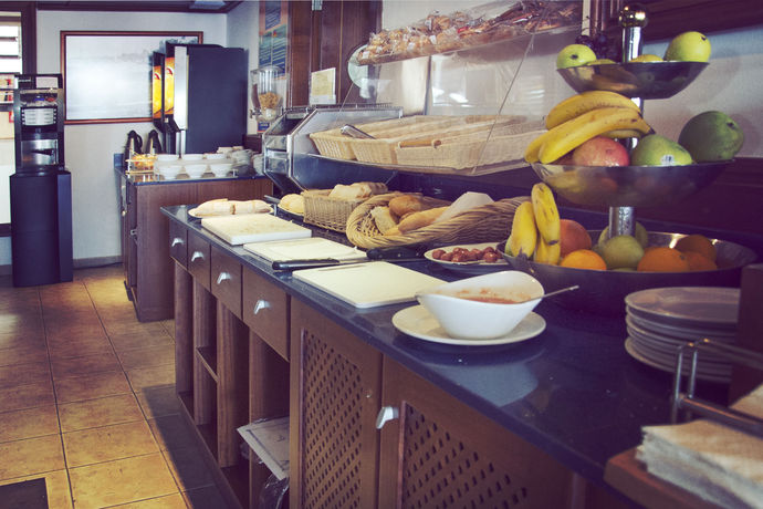 Imagen del bar/restaurante del Hotel Bahia Formentera. Foto 4