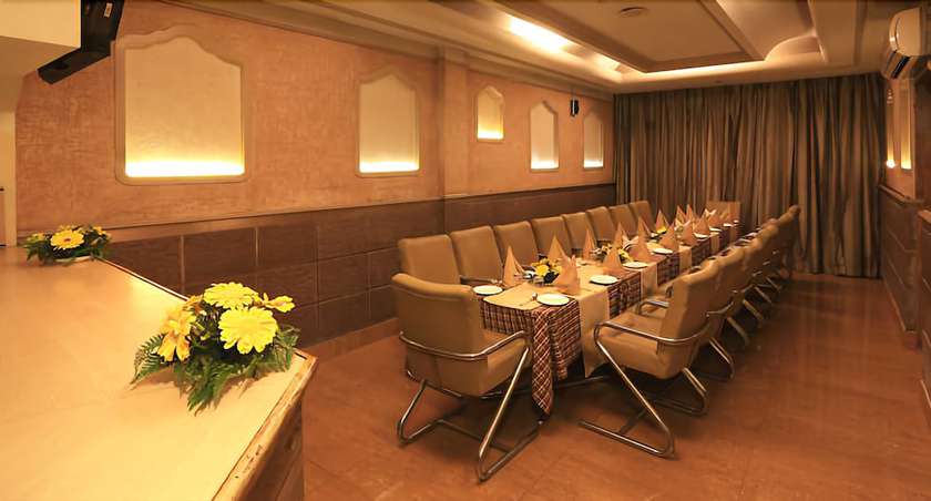 Imagen de los interiores del Hotel Bahia Fort. Foto 12