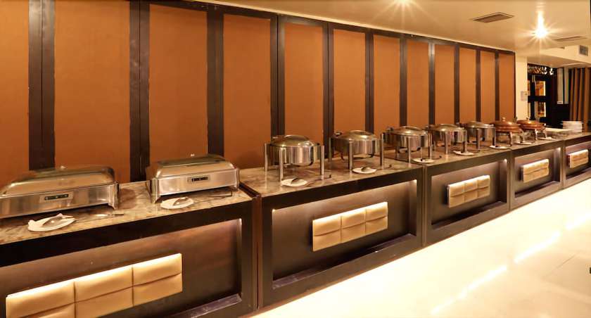 Imagen del bar/restaurante del Hotel Bahia Fort. Foto 6