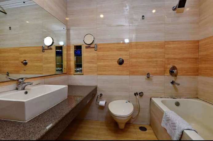 Imagen de la habitación del Hotel Bahia Fort. Foto 9