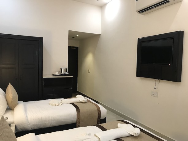 Imagen de la habitación del Hotel Bahia Heights. Foto 7