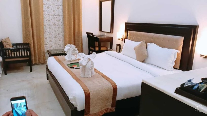 Imagen de la habitación del Hotel Bahia Heights. Foto 9