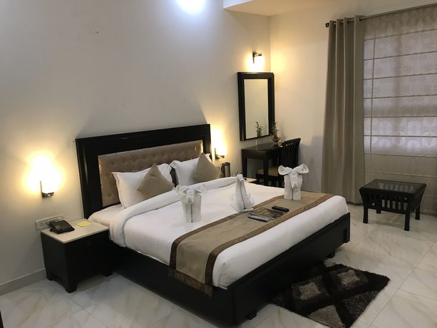 Imagen de la habitación del Hotel Bahia Heights. Foto 10