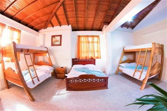 Imagen de la habitación del Hotel Bahia Pinorroa. Foto 5