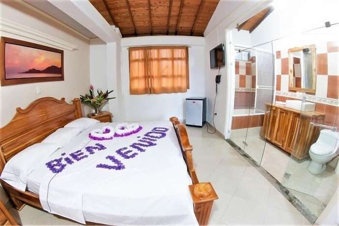 Imagen de la habitación del Hotel Bahia Pinorroa. Foto 7